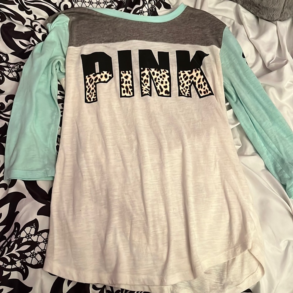 Xs VS PINK 3/4 sleeve shirt